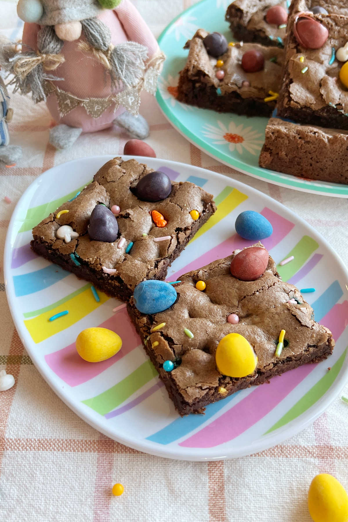 Easter egg brownies with easter gnomes on the table