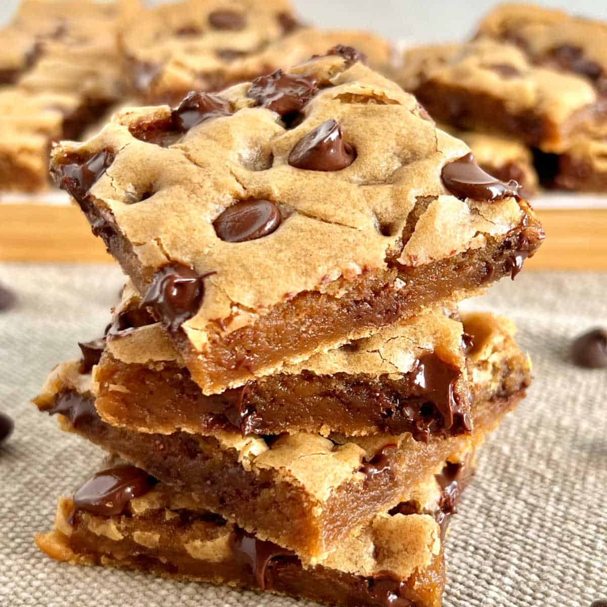 Chocolate Chip Cookie Bars - Meatloaf and Melodrama