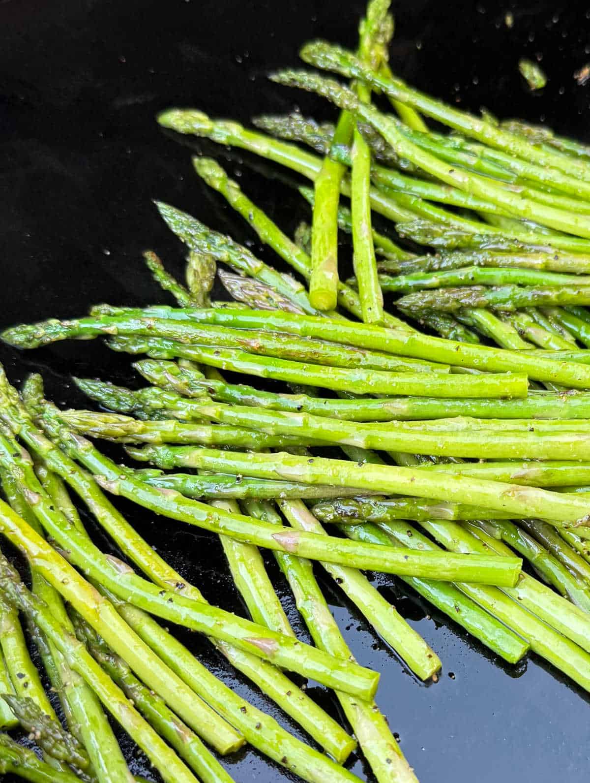 grilled asparagus spears on the Blackstone.