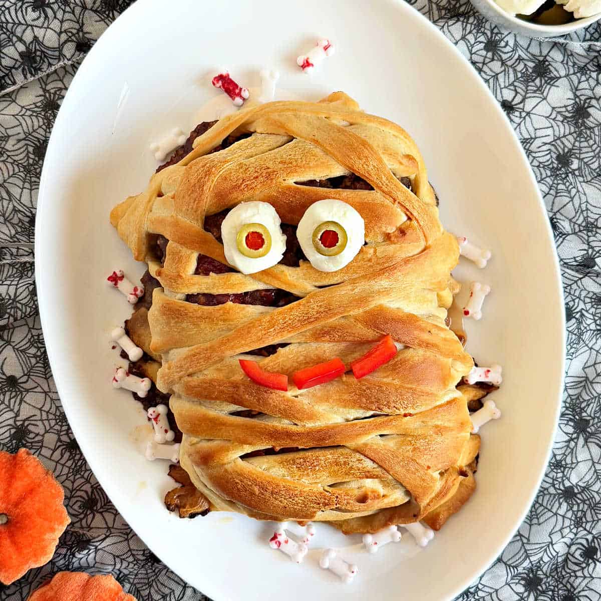 Halloween Meatloaf Mummy