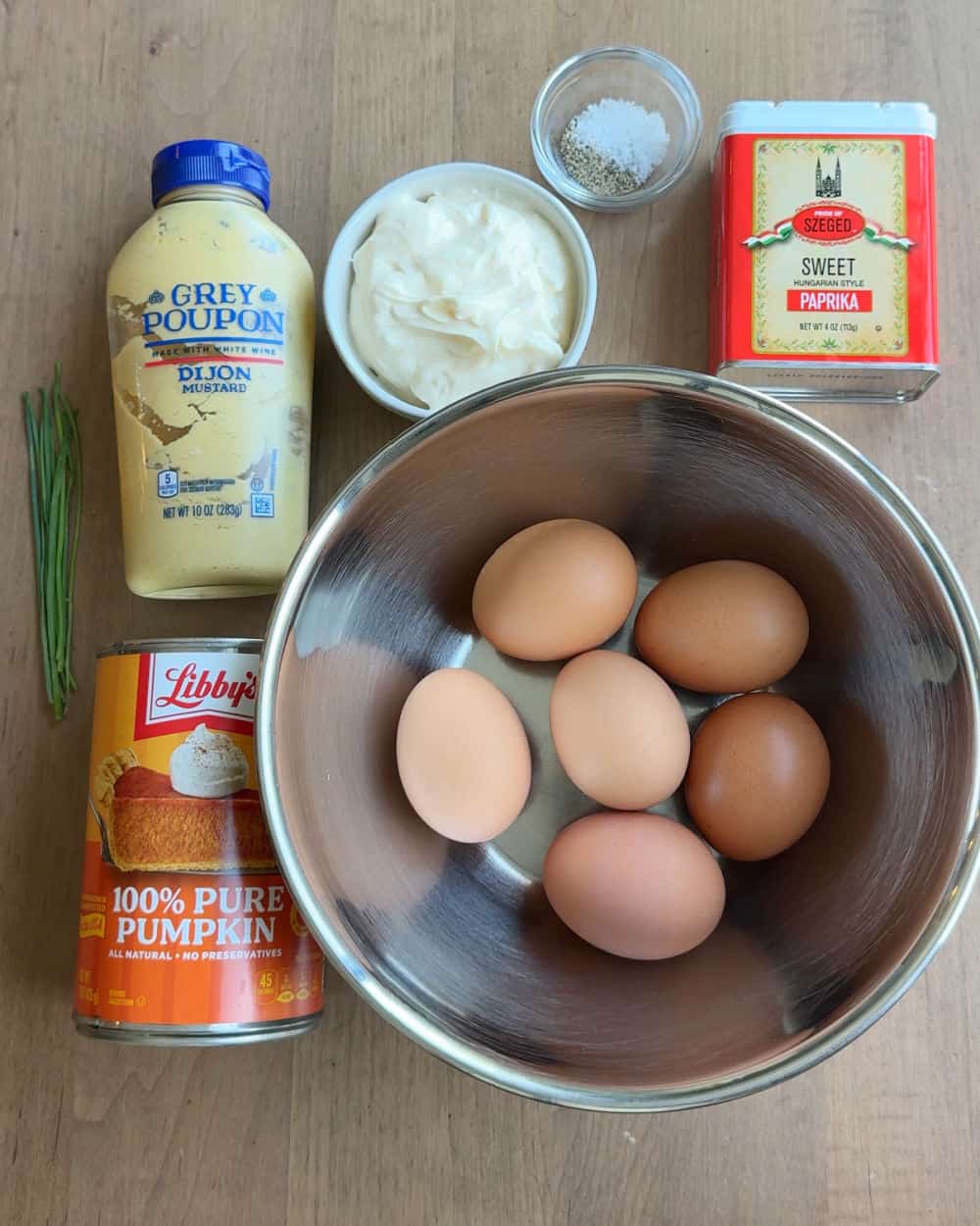 hard boiled eggs, pumpkin puree, mayo, mustard and seasonings.