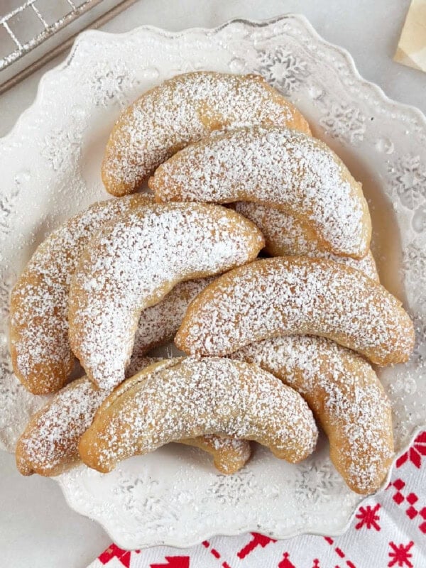 Polish Slovak nut horns (rosky)