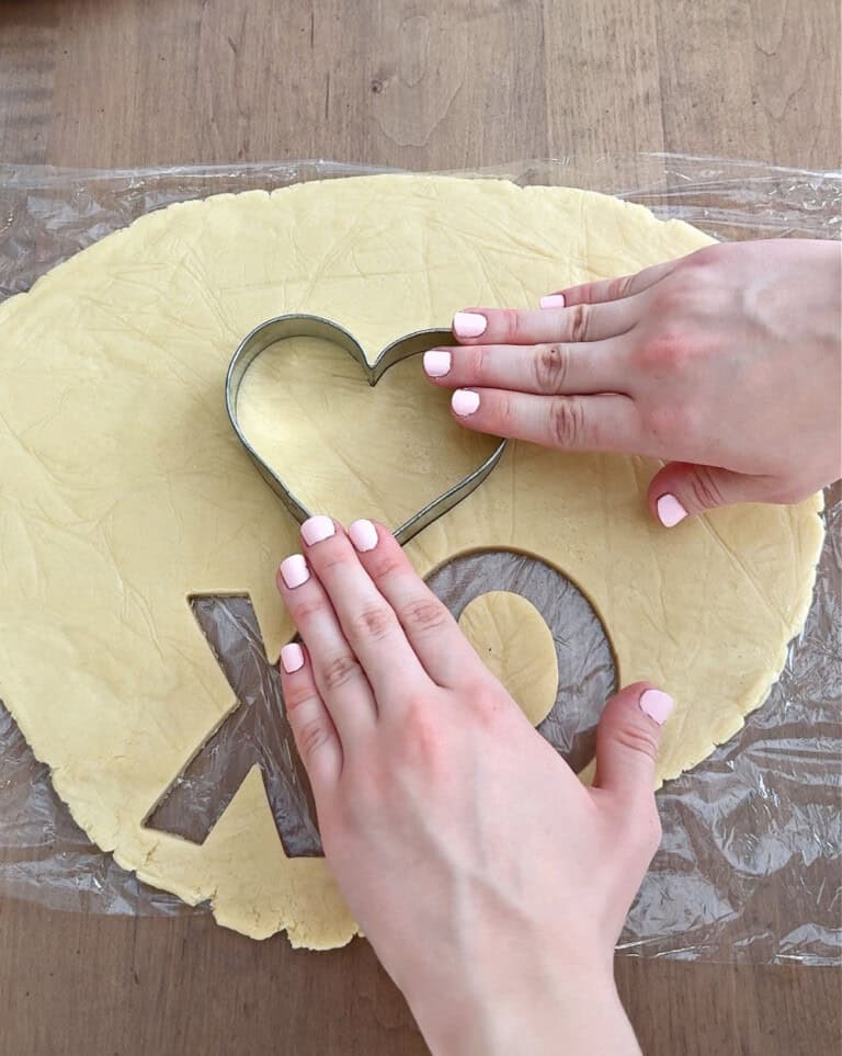 The Cutest Valentine Cookies - Meatloaf and Melodrama