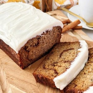 cinnamon roll banana bread recipe with cream cheese frosting.