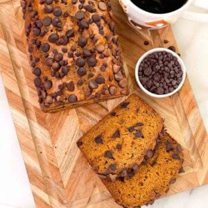 pumpkin banana bread recipe with chocolate chipa.