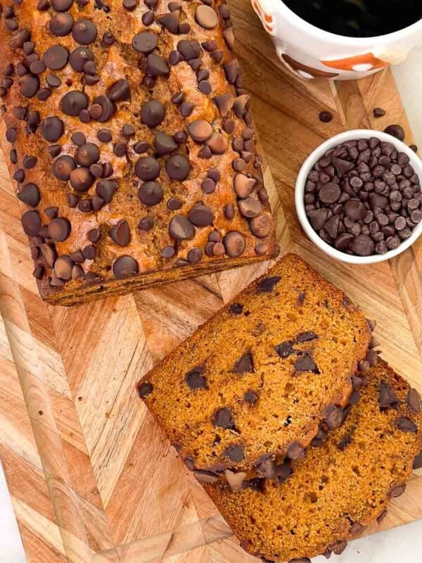 pumpkin banana bread recipe with chocolate chipa.